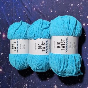 3 New Skeins Big Twist Plush Yarn ELECTRIC BLUE Discontinued RARE Smoke Free